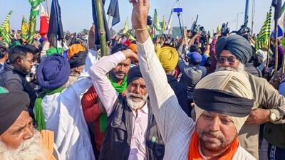 Farmers' protest continues, nationwide ‘Rail Roko’ called on March 10 Farmers' protest continues, nationwide ‘Rail Roko’ called on March 10