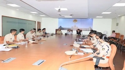 Home minister G Parameshwar held a meeting with the police officers regarding the investigation on the Rameshwaram Cafe blast. (HT) Home minister G Parameshwar held a meeting with the police officers regarding the investigation on the Rameshwaram Cafe blast. (HT)