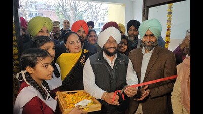 MLA Kulwant Singh inaugurating Mohali’s second School of Eminence in Phase 11 on Sunday. (HT Photo)