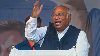 Mallikarjun Kharge on Sunday spoke at INDIA's Jan Vishwas Rally in Patna. (PTI) Mallikarjun Kharge on Sunday spoke at INDIA's Jan Vishwas Rally in Patna. (PTI)