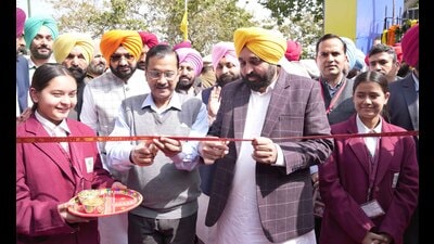 Punjab chief minister Bhagwant Mann and Delhi chief minister Arvind Kejriwal inaugurating a School of Eminence in Ludhiana on Sunday. (HT photo) Punjab chief minister Bhagwant Mann and Delhi chief minister Arvind Kejriwal inaugurating a School of Eminence in Ludhiana on Sunday. (HT photo)