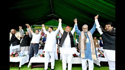 Samajwadi Party president Akhilesh Yadav with other INDIA bloc leaders at RJD’s “Jan Vishwas Rally” in Patna. (Sourced) Samajwadi Party president Akhilesh Yadav with other INDIA bloc leaders at RJD’s “Jan Vishwas Rally” in Patna. (Sourced)