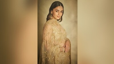 Alia's breathtaking lehenga attire is from the shelves of ace fashion designer Abu Jani Sandeep Khosla, while her styling was experty done by celebrity fashion stylist Rhea Kapoor. (Instagram/@aliaabhatt) Alia's breathtaking lehenga attire is from the shelves of ace fashion designer Abu Jani Sandeep Khosla, while her styling was experty done by celebrity fashion stylist Rhea Kapoor. (Instagram/@aliaabhatt)