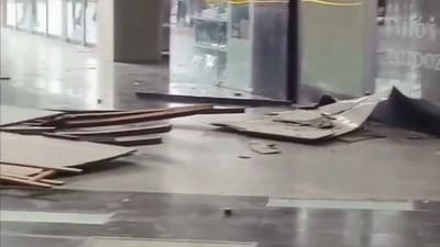 Ceiling grille falls inside shopping mall in Greater Noida, 2 dead. Video (PTI) Ceiling grille falls inside shopping mall in Greater Noida, 2 dead. Video (PTI)