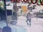How did the suspect spend time before blast at Bengaluru's Rameshwaram Cafe? How did the suspect spend time before blast at Bengaluru's Rameshwaram Cafe?