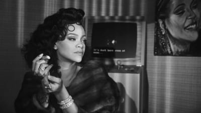 Rihanna promoting a new Fenty lip balm line - Lux Balm. (Instagram / Fenty Skin) Rihanna promoting a new Fenty lip balm line - Lux Balm. (Instagram / Fenty Skin)
