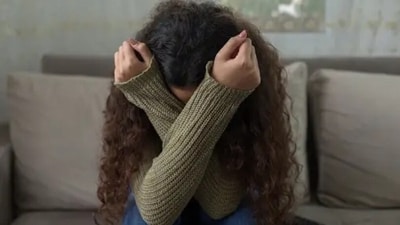 When we feel a threat, the body uses the natural instinct of overthinking to cope with the situation and think of the worst-case scenarios to prepare it. (Unsplash) When we feel a threat, the body uses the natural instinct of overthinking to cope with the situation and think of the worst-case scenarios to prepare it. (Unsplash)