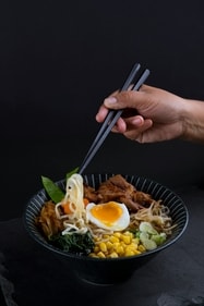 Chopsticks 101 (Unsplash) Chopsticks 101 (Unsplash)