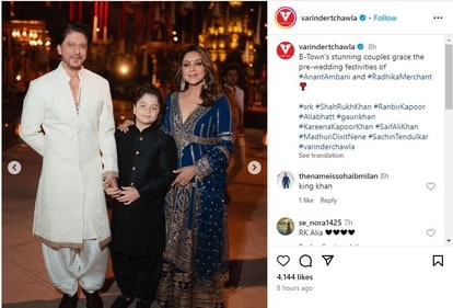 Shah Rukh Khan, Gauri Khan and AbRam Khan pose for the camera.