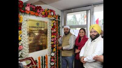 Chandigarh municipal commissioner Anindita Mitra, area councillor Damanpreet Singh and other MC officers were also present at the renovation’s launch. (HT Photo)
