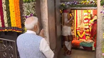 Prime Minister Narendra Modi at Ujjaini Mahankali temple in Telangana's Secunderabad on Tuesday. (ANI) Prime Minister Narendra Modi at Ujjaini Mahankali temple in Telangana's Secunderabad on Tuesday. (ANI)