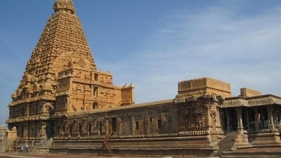 Brihadeeswarar Temple, Tamil Nadu: A testament to the ingenuity of Chola architecture, the Brihadeeswarar Temple in Thanjavur is an embodiment of grandeur and artistic finesse. This UNESCO World Heritage Site is renowned for its towering vimana, which highlights the architectural excellence of the Chola dynasty. (X/Live History India) Brihadeeswarar Temple, Tamil Nadu: A testament to the ingenuity of Chola architecture, the Brihadeeswarar Temple in Thanjavur is an embodiment of grandeur and artistic finesse. This UNESCO World Heritage Site is renowned for its towering vimana, which highlights the architectural excellence of the Chola dynasty. (X/Live History India)