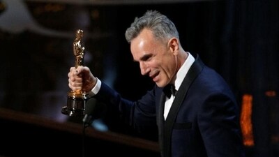 Daniel Day Lewis accepts the Oscar for best actor for his role in Lincoln at the 85th Academy Awards in Hollywood, California. Daniel Day Lewis accepts the Oscar for best actor for his role in Lincoln at the 85th Academy Awards in Hollywood, California.