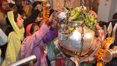 Maha Shivratri is a major Hindu festival dedicated to Lord Shiva, one of the most important and revered gods in the Hindu tradition. This year, Maha Shivratri will be observed on March 8. On this day devotees observe fasts, offer prayers to Lord Shiva, visit Shiva temples and perform ritual bathing of the Shiva Linga. On this occasion, here are eight auspicious items commonly offered to Lord Shiva, along with their significance: (HT File Photo/Sameer Sehgal) Maha Shivratri is a major Hindu festival dedicated to Lord Shiva, one of the most important and revered gods in the Hindu tradition. This year, Maha Shivratri will be observed on March 8. On this day devotees observe fasts, offer prayers to Lord Shiva, visit Shiva temples and perform ritual bathing of the Shiva Linga. On this occasion, here are eight auspicious items commonly offered to Lord Shiva, along with their significance: (HT File Photo/Sameer Sehgal)