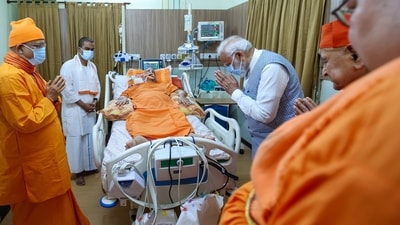 PM Modi met Ramakrishna Math and Ramakrishna Mission President Srimat Swami Smaranananda ji Maharaj and enquired about his health at a hospital in Kolkata. (ANI) PM Modi met Ramakrishna Math and Ramakrishna Mission President Srimat Swami Smaranananda ji Maharaj and enquired about his health at a hospital in Kolkata. (ANI)