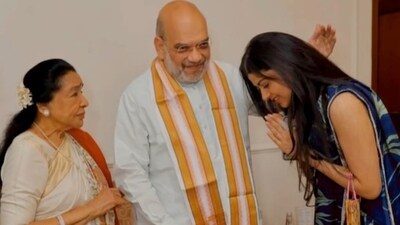 Amit Shah met Asha Bhosle and Zanai Bhosle in Mumbai. Amit Shah met Asha Bhosle and Zanai Bhosle in Mumbai.