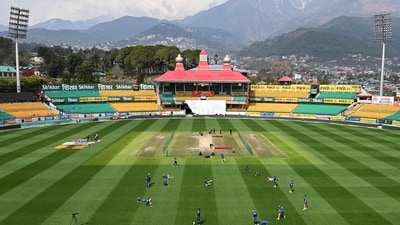 England's players taking part in a practice session on the eve of the fifth and final Test cricket match (AFP) England's players taking part in a practice session on the eve of the fifth and final Test cricket match (AFP)
