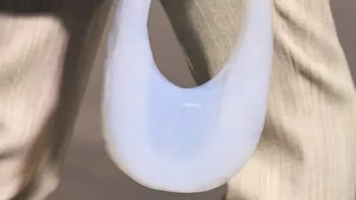 Coperni launched a new Air Swipe Bag composed of 99% air and 1% glass and weighs 33 grams (Photo: Instagram) Coperni launched a new Air Swipe Bag composed of 99% air and 1% glass and weighs 33 grams (Photo: Instagram)