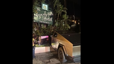 Tesla Cybertruck that crashed into Beverly Hills Hotel sign. (X/@MarioNawfal) Tesla Cybertruck that crashed into Beverly Hills Hotel sign. (X/@MarioNawfal)