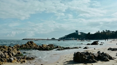 Go to the beach and take a break from the hustle and bustle of the city (Pexels ) Go to the beach and take a break from the hustle and bustle of the city (Pexels )