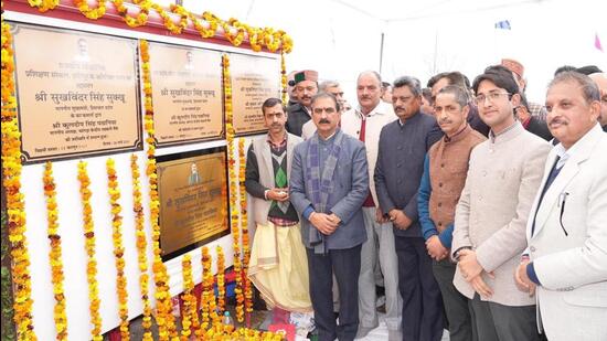 Himachal chief minister Sukhvinder Singh Sukhu laying the foundation stone of different developmental projects at Hamirpur district (HT Photo)