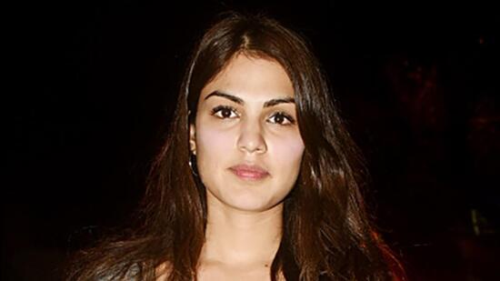 MUMBAI, INDIA - NOVEMBER 29, 2017 : Rhea Chakraborty was spotted at an eatery in Khar (W) on Wednesday November 29, 2017 in Mumbai, India. (Freelance photo by Yogen Shah) (Yogen Shah)