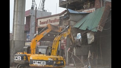 LDA bulldozers razing illegal construction in Akbar Nagar of Lucknow (HT file) LDA bulldozers razing illegal construction in Akbar Nagar of Lucknow (HT file)