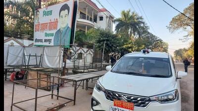 Paramilitary and police personnel stand guard at the residence of jailed Samajwadi Party MLA Irfan Solanki, where the Enforcement Directorate (ED) is conducting a raid, in Kanpur on Thursday. (ANI) Paramilitary and police personnel stand guard at the residence of jailed Samajwadi Party MLA Irfan Solanki, where the Enforcement Directorate (ED) is conducting a raid, in Kanpur on Thursday. (ANI)
