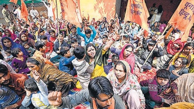 Residents of the area protest the DDA demolition drive at Majnu Ka Tila in north Delhi on Thursday. (Raj K Raj/HT Photo) Residents of the area protest the DDA demolition drive at Majnu Ka Tila in north Delhi on Thursday. (Raj K Raj/HT Photo)