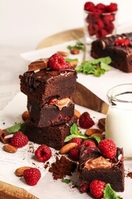 Berries pair well chocolate brownies (Unsplash) Berries pair well chocolate brownies (Unsplash)