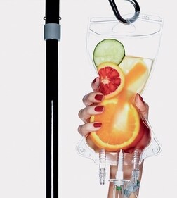 Drip with collagen, vitamin C, B complex, zinc and magnesium are some common (Instagram) Drip with collagen, vitamin C, B complex, zinc and magnesium are some common (Instagram)