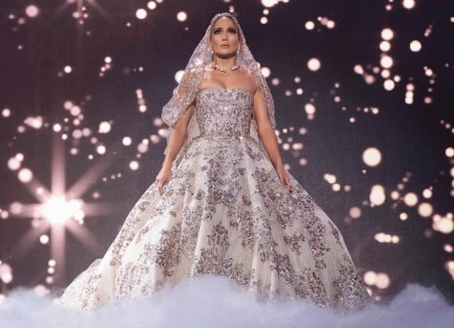 In Marry Me (2022), Jennifer Lopez picks a random man from the audience to marry. In Marry Me (2022), Jennifer Lopez picks a random man from the audience to marry.