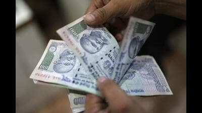 A conman cheated a Gurugram resident of ₹5000 on the pretext of giving him information about his stolen motorcycle. (REUTERS) A conman cheated a Gurugram resident of ₹5000 on the pretext of giving him information about his stolen motorcycle. (REUTERS)