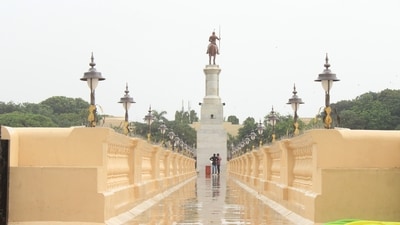 Statue Of Jam Saheb Ranjitsinh at Lakhota lake, Jamnagar, after whom Jamnagar is named (Onedeepen/Wikimedia Commons) Statue Of Jam Saheb Ranjitsinh at Lakhota lake, Jamnagar, after whom Jamnagar is named (Onedeepen/Wikimedia Commons)