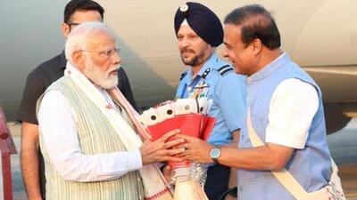 PM Modi reached Tezpur airport where he was received by Assam chief minister Himanta Biswa Sarma (Twitter/@himantabiswa) PM Modi reached Tezpur airport where he was received by Assam chief minister Himanta Biswa Sarma (Twitter/@himantabiswa)