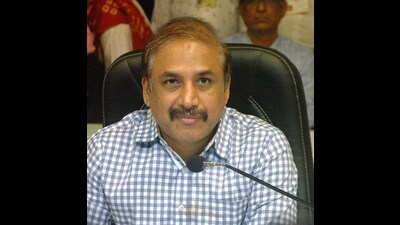 Pune municipal commissioner Vikram Kumar on Thursday initiated inquiry against an officer at whose work desk a bundle of  ₹500 notes was found on March 6. (HT PHOTO)