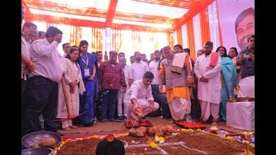 Various development works in Dombivli from the Chief Minister Bhoomipujan and Lokarpan were also completed on Sunday