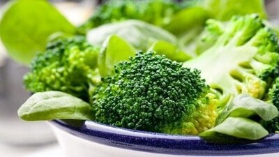 Cruciferous vegetables: Vegetables like broccoli, cabbage, cauliflower, and Brussels sprouts are high in goitrogens. While they provide numerous health benefits, excessive consumption might affect thyroid function.&nbsp; (Shutterstock)