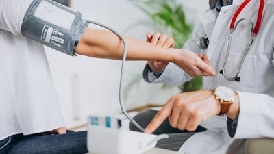 Monitor Blood Pressure: Keep your blood pressure under control as high blood pressure can damage the kidneys over time. (Freepik) Monitor Blood Pressure: Keep your blood pressure under control as high blood pressure can damage the kidneys over time. (Freepik)