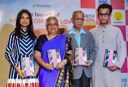 Sudha Murty with husband Narayana Murthy, daughter Akshata Murty, and son Rohan Murty during the launch of the book 'An Uncommon Love' by author Chitra Banerjee Divakaruni. (PTI)
