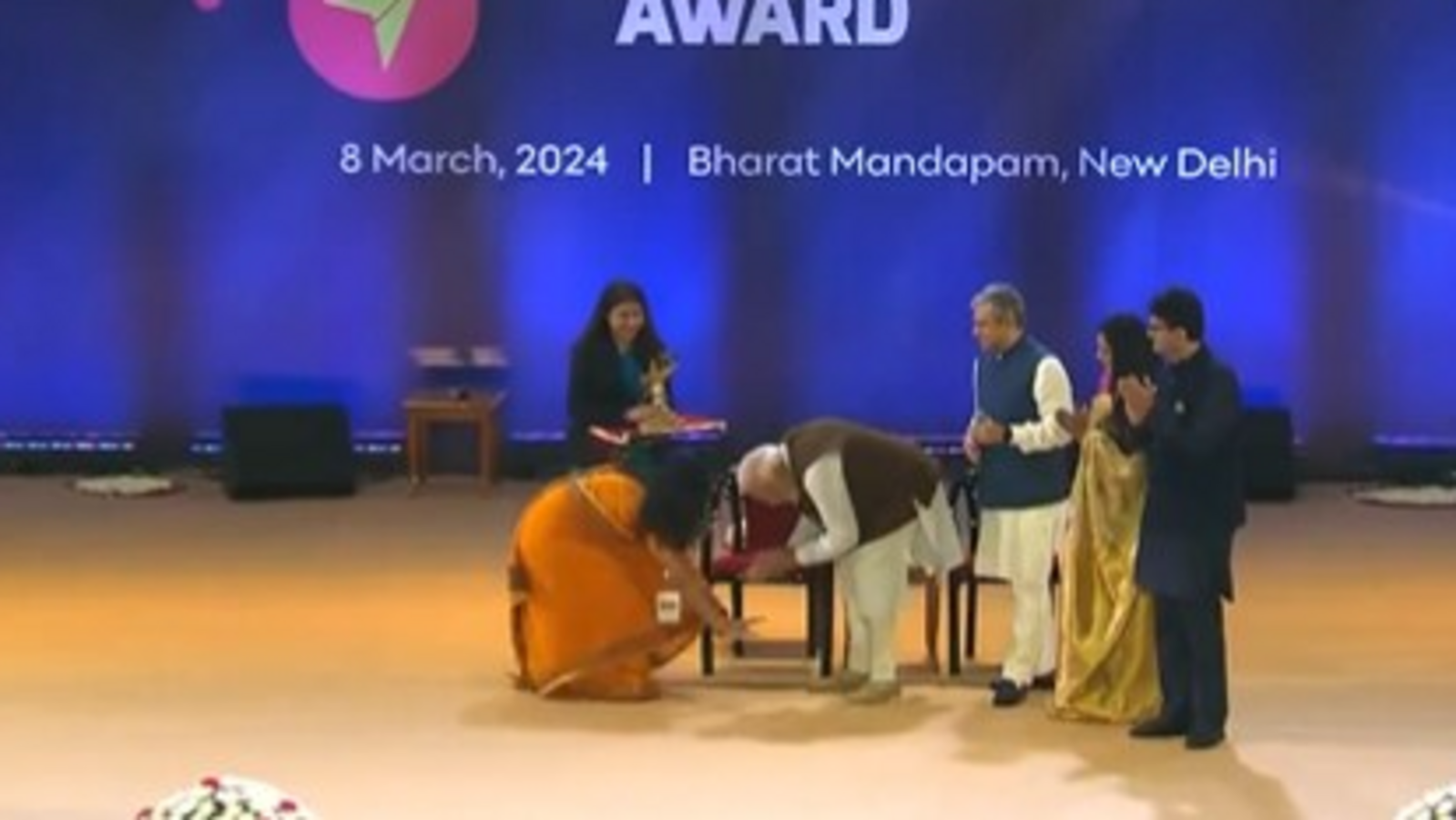 4 viral moments between PM Modi and influencers at National Creators Award | Trending - Vimarsana News