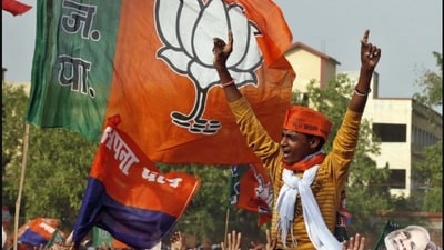 BJP supporters at a rally in Varanasi. (HT Photo)