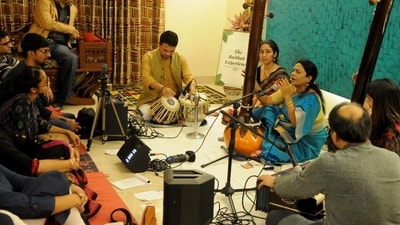 A classical music baithak in progress. (Parveen Kumar/Hindustan Times) A classical music baithak in progress. (Parveen Kumar/Hindustan Times)