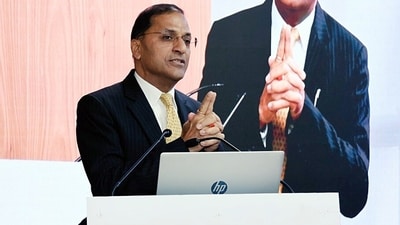Election Commissioner Arun Goel's resignation comes amid the Commission's peak preparation for the 2024 Lok Sabha election. Election Commissioner Arun Goel's resignation comes amid the Commission's peak preparation for the 2024 Lok Sabha election.