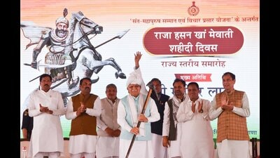 CM during a state-level function in honour of Shaheed Raja Hasan Khan Mewati in Nuh. (HT Photo)