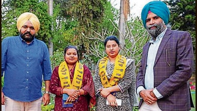 From left: Punjab CM’s OSD Rajveer Singh Ghuman, councillors Poonam Sandeep Kumar, Neha Musavat and AAP’s Chandigarh co-incharge SS Ahluwalia in Chandigarh on Saturday. (HT Photo) From left: Punjab CM’s OSD Rajveer Singh Ghuman, councillors Poonam Sandeep Kumar, Neha Musavat and AAP’s Chandigarh co-incharge SS Ahluwalia in Chandigarh on Saturday. (HT Photo)