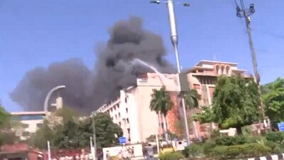 Fire at state secretariat building in Bhopal, Madhya Pradesh. (ANI) Fire at state secretariat building in Bhopal, Madhya Pradesh. (ANI)