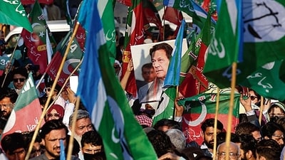 Supporters of Imran Khan’s PTI in Karachi (HT_PRINT) Supporters of Imran Khan’s PTI in Karachi (HT_PRINT)