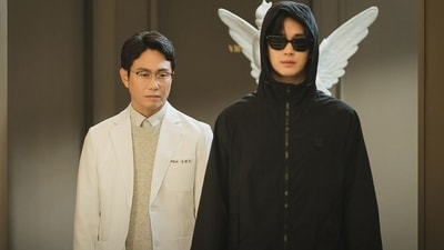 It's Okay to Not Be Okay (2020) brothers, Oh Jung Se and Kim Soo Hyun, reunite on the sets of Queen of Tears, set to premiere on March 9. (Instagram / tvn_drama)