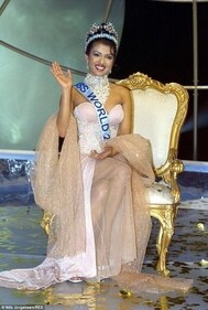 Priyanka Chopra won Miss World wearing a silver embellished off shoulder gown in 2000. (Pinterest) Priyanka Chopra won Miss World wearing a silver embellished off shoulder gown in 2000. (Pinterest)